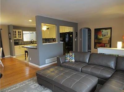3rd image of 912 Alynwood Cir