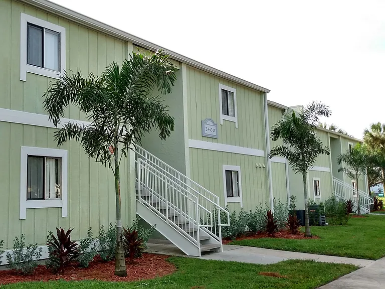 Woodlake Village — Photo 9