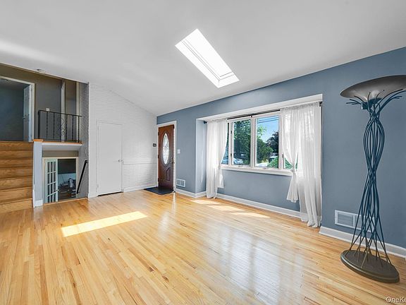 3rd image of 336 W 23rd Street