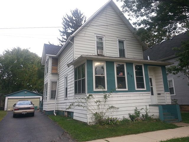 1st image of 815 N Poplar St