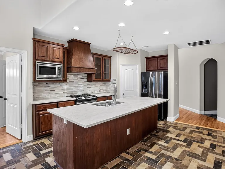 6523 Prairie Flower Trl — Photo 3