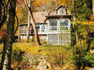 213 Roaring Fork Rd, Gatlinburg, TN 37738