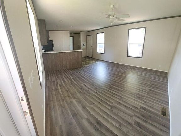 5th image of 83 Cedarcrest Dr #D