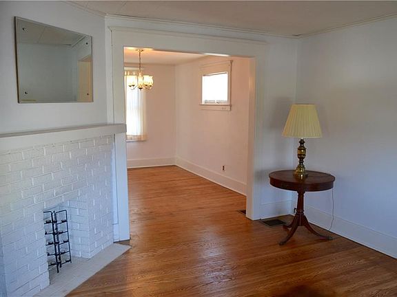 5th image of 396 Schiller St