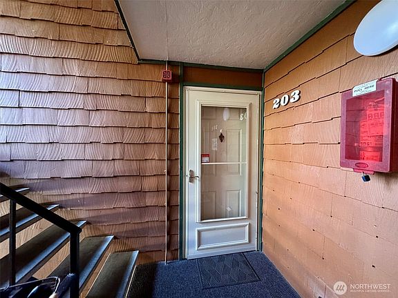 2nd image of 7320 N Skyview Place #D203