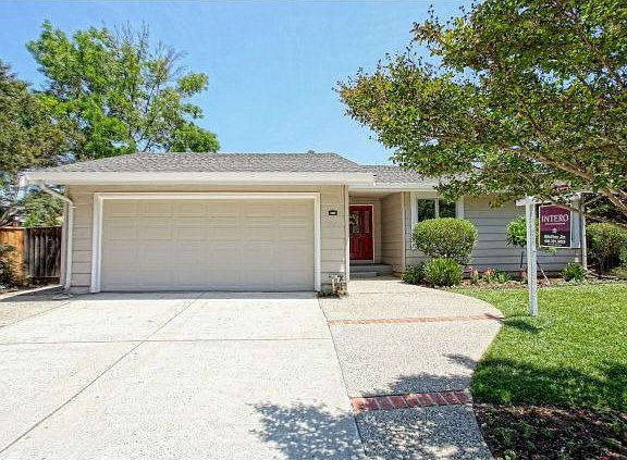 2nd image of 6888 Royalwood Way