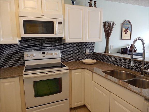 5th image of 13953 Fortuna Bay Dr APT 8