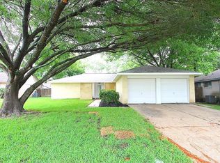 2627 Plymouth Rock Dr, Webster, TX 77598