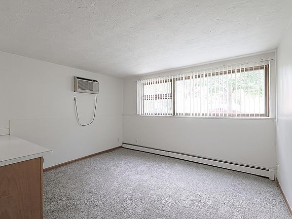 2nd image of 1827 F St #X1