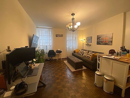 2nd image of 235 E 39th St APT 3R