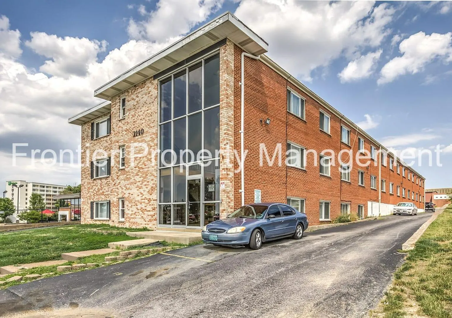 1 Bed/1 Bath Apartment off Hampton Ave! — Photo 1