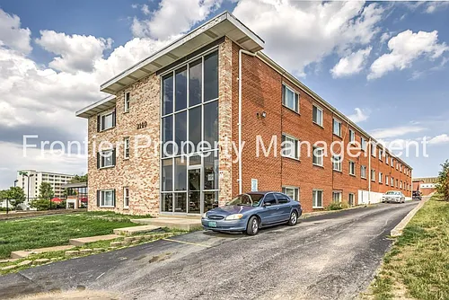 1 Bed/1 Bath Apartment off Hampton Ave! Photo 1