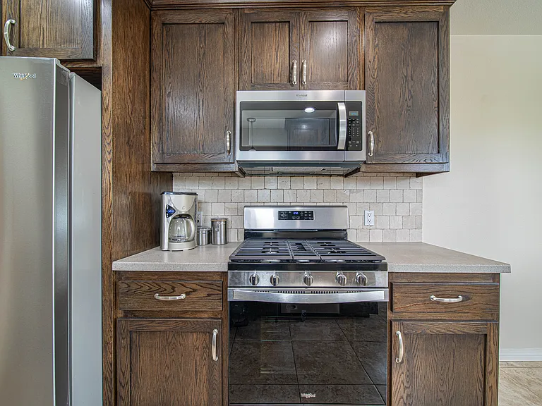549 N La Sena Ave — Photo 9