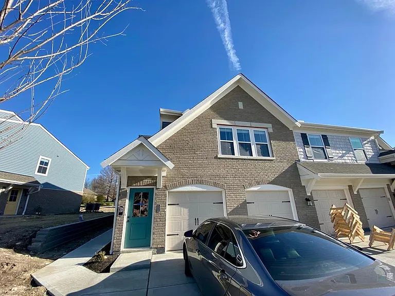 154 Old Pond Rd — Photo 1