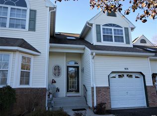 102 Caroline Ct, Port Jefferson Station, NY 11776