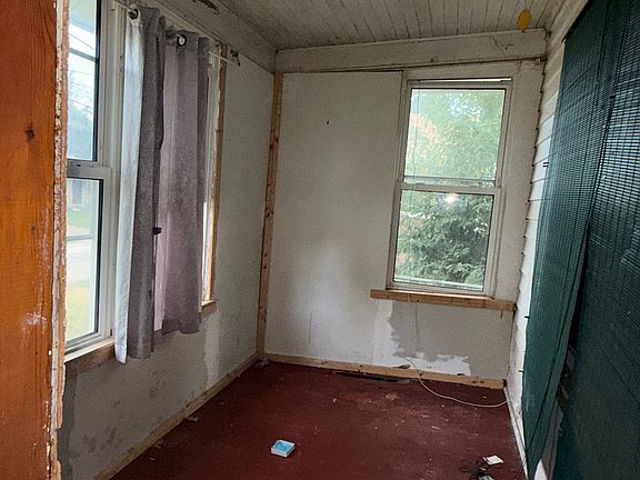 5th image of 2114 Rockwell St