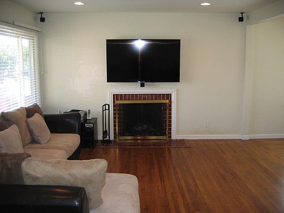 2nd image of 103 Mulberry Ave