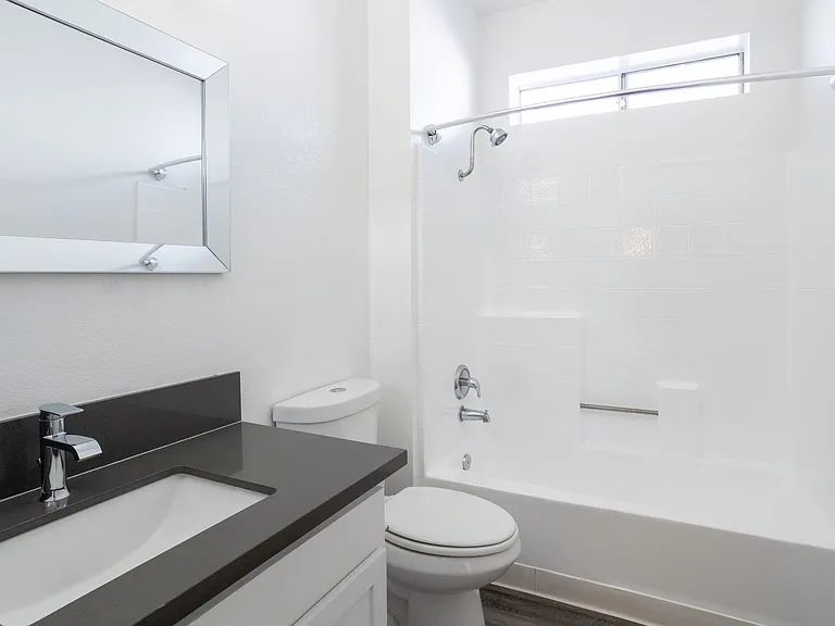 7057 Lanewood Ave — Photo 38