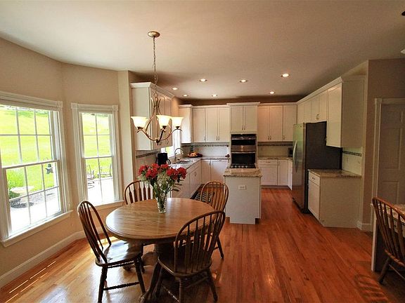 3rd image of 8458 Tennyson Ct