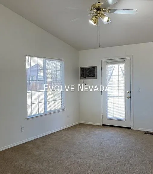 3 bed, 2.0 bath, 1334 sqft, $2,295 — Photo 5