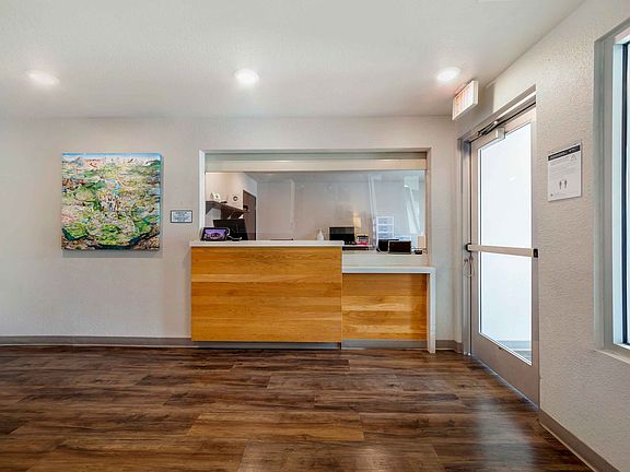 Lobby and Guest Check-in