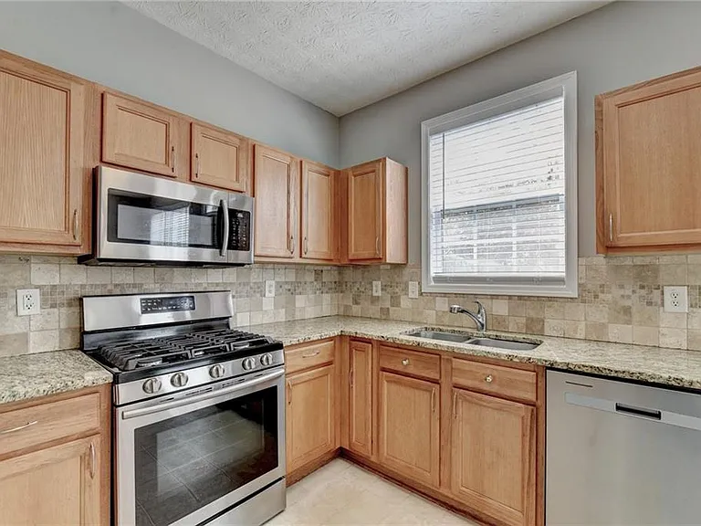 3067 Kentmere Dr — Photo 17