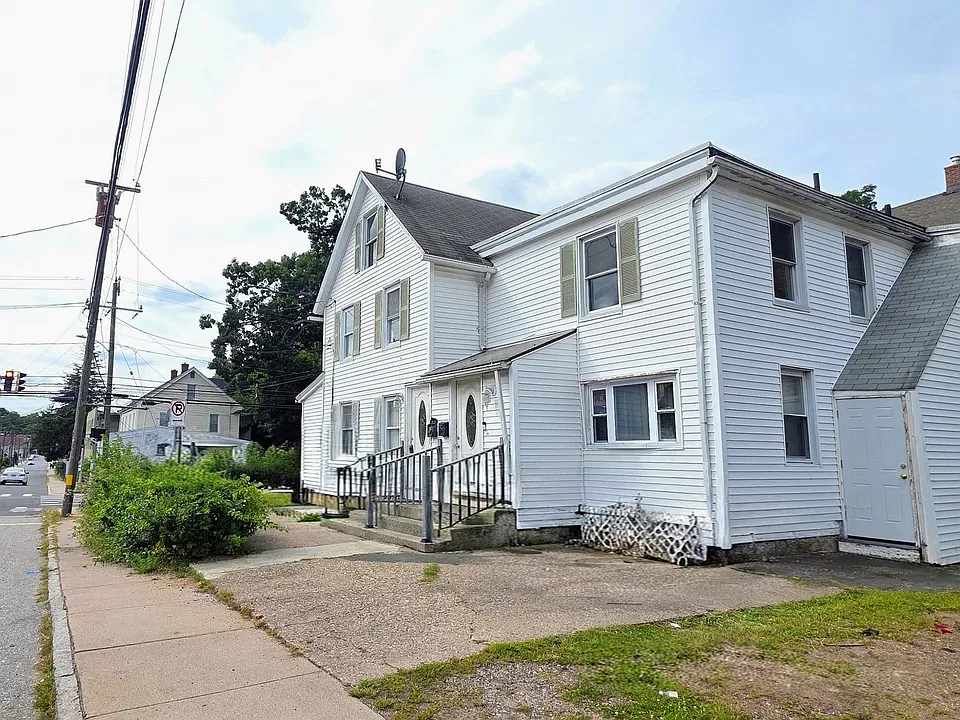 97 Bissell St #2