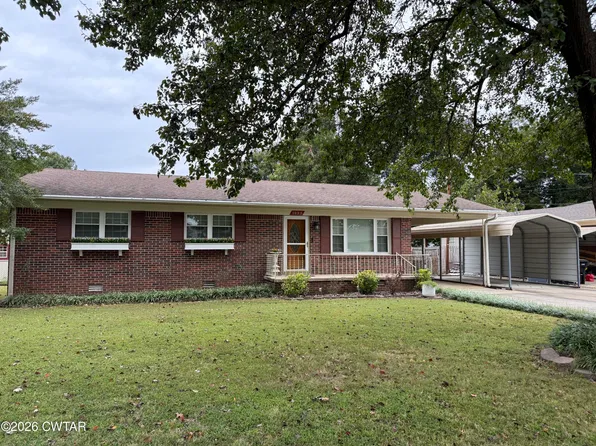 1825 Davy Crockett Cv, Dyersburg, TN 38024