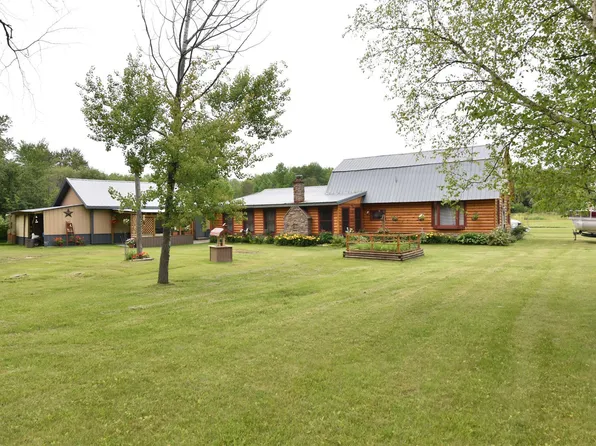 17691 Birch Dr NW, Angle Inlet, MN 56711
