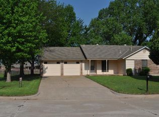 701 N Willowbranch Way, Mustang, OK 73064