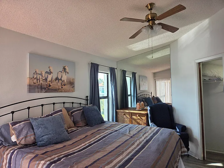 4915 Casablanca Cir #H-22 — Photo 9