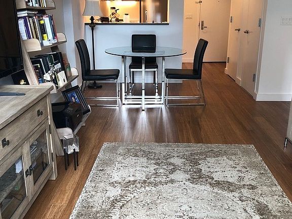 3rd image of 210 E 39th St APT 804