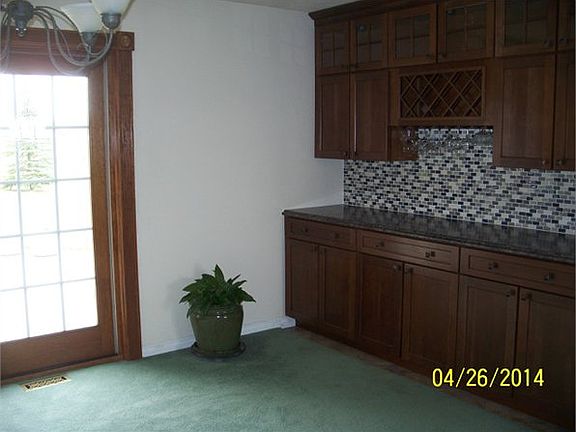 4th image of 518 N Oak St