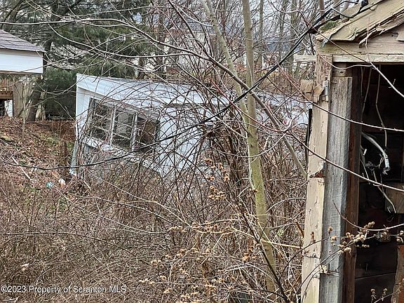 3rd image of 1041 E Lackawanna Ave