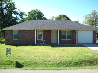 813 N 2nd St, Ozark, AR 72949