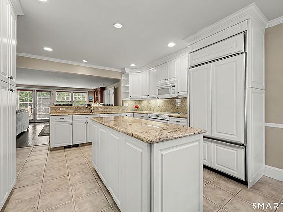 5th image of 12 Ludlow Manor