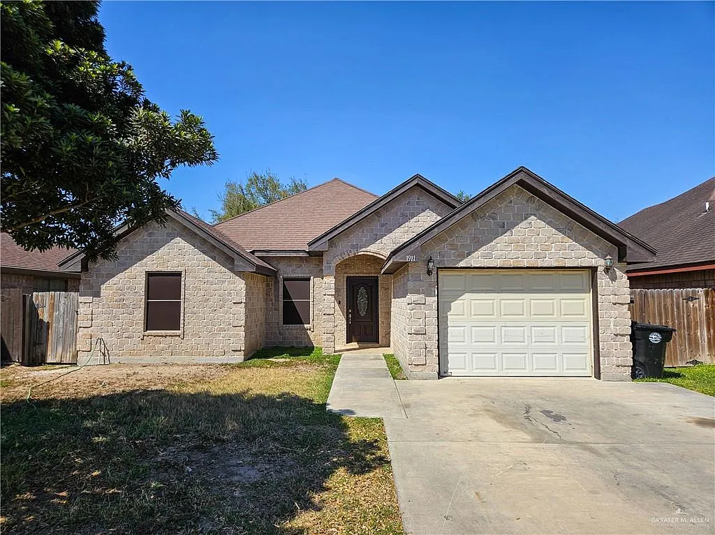 3 bed, 2.0 bath, 1435 sqft, $1,800 — Photo 1