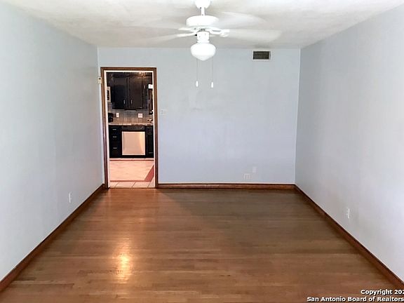 3rd image of 327 Metz Ave