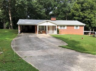 578 Cedar Dr, Winston Salem, NC 27107