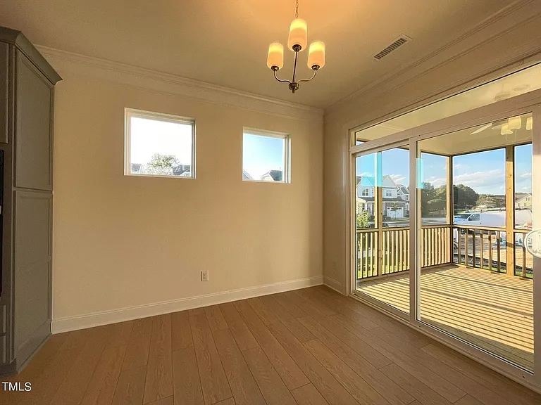 1608 Maelyn Way — Photo 9