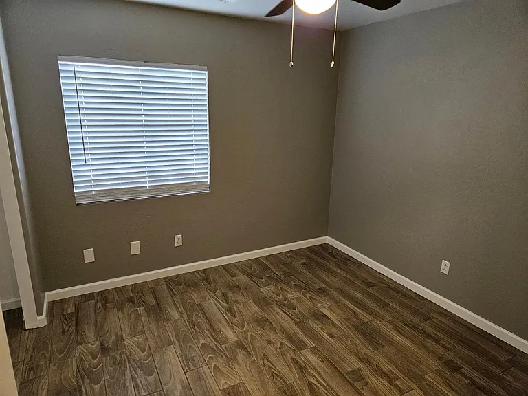 22554 W Yavapai St — Photo 9