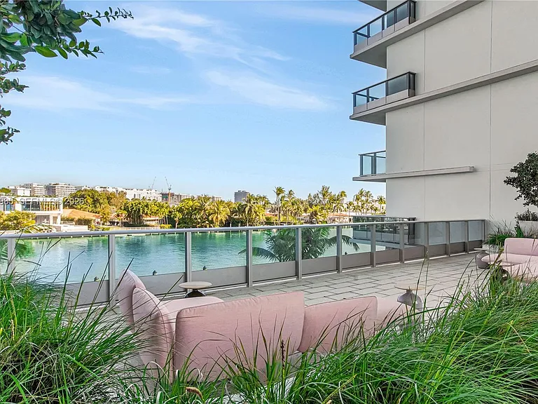 9221 E Bay Harbor Dr #511 — Photo 59