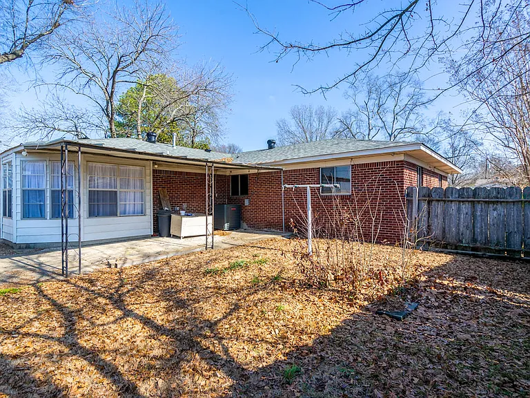 312 Warren St — Photo 42