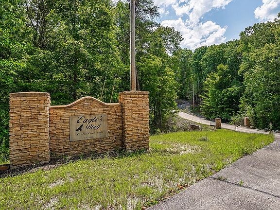 3rd image of 14 Eagle Bluff Cir