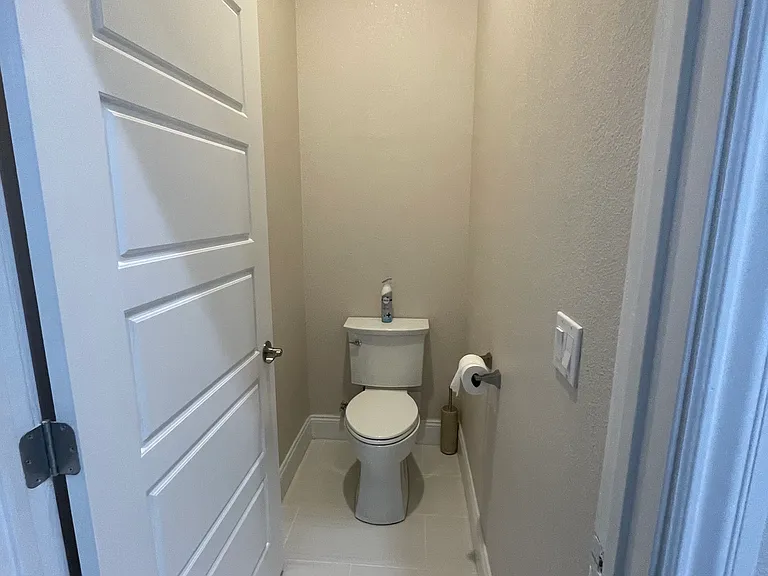 3560 Jefferson Blvd #2 — Photo 6