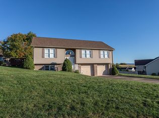 110 Camilla Cir, Mount Pleasant, PA 15666