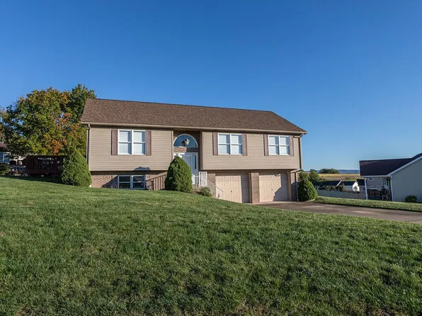 110 Camilla Cir, Mount Pleasant, PA 15666