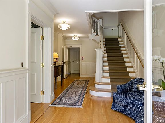 5th image of 1060 Green St APT 1