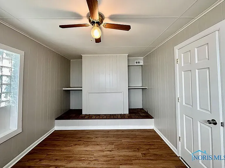 368 E Perry St #C — Photo 7