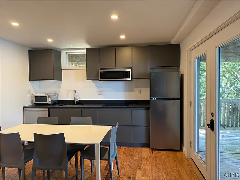 1308 E Shore Dr — Photo 4